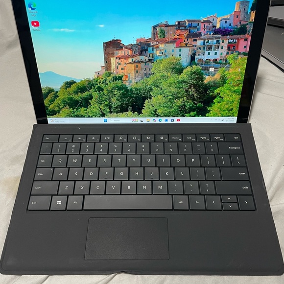 Windows Surface Pro 5 - Picture 5 of 6